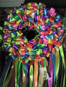 WREATH FOR DOOR FIESTA RIBBON 69