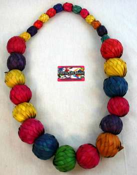 STRAW NECKLACE 28IN L W/ 2IN SPHERES