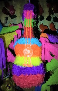 PINATA GUITAR LRG