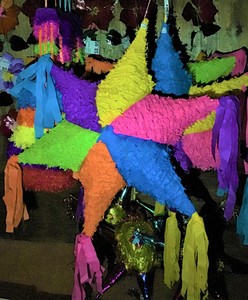 PINATA STAR FLAT SML 24X24