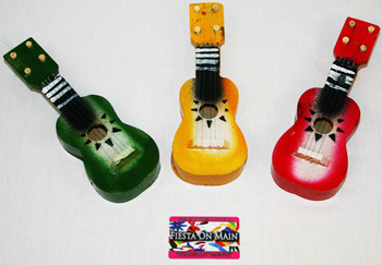 GUITAR TOY WOODEN SMALL